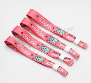 Farbenfrohes Stoff-Schweißarmband für kostenlose Veranstaltungen