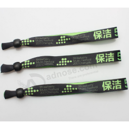 Benutzerdefinierte logo eu standard benutzerdefinierte band stoff armband probe kostenlos