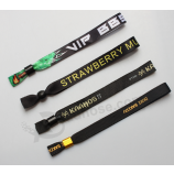 Hochwertige recycelte bestickte Stoffarmbänder für Veranstaltungen