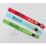 Hoge kwaliteit kleurrijke polyester logo sublimatie polsbandjes voor jongeren