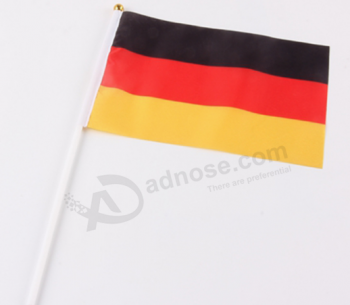 Venta al por mayor de la mano que sacude la bandera de la bandera de Alemania