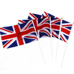 Tamaño personalizado mano agitando bandera uk con palo