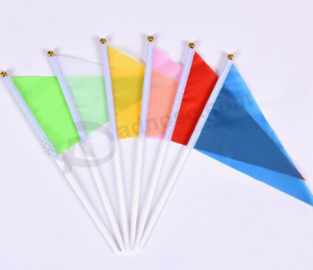 Banderas promocionales del palillo que agitan de la mano colorida del poliester