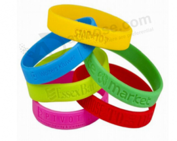 Bracelets de bracelet en silicone personnalisés avec logo en relief
