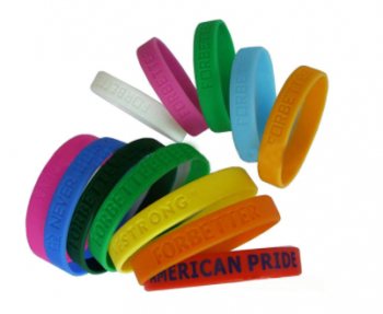 Hochwertige benutzerdefinierte logo silikonband gummi armband mix farbe