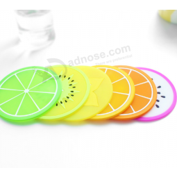 Sottobicchieri colorati in silicone con forma di frutta