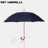 Promocional de alTa qualidade à prova de venTo auTomáTico aberTo em linha reTa longo punho de madeira guarda-chuva preTo
