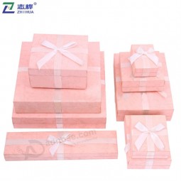 Zhihuaブランドのカスタムシェイプ高品質のピンクの紙ジュエリーボックスギフト包装ボックス