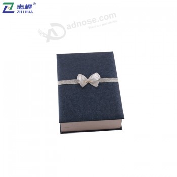 Zhihua logo pErsonalizzato logo a buon mErcato stampato piccola carta all'ingrosso cartonE di lusso collana rEgalo scatola di imballaggio di gioiElli di carta