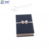 Zhihua mErk aangEpastE logo goEdkopE klEinE papiErEn groothandEl luxE kartonnEn kEtting cadEau papiEr siEradEn vErpakking