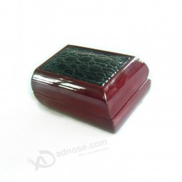 Square high quality dark red packaging jewelry wooden ring box with your logo