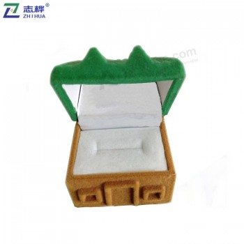 Zhihuaブランドのデザインユニークなベルベットの材料の家の形状の包装箱ジュエリーリングボックス