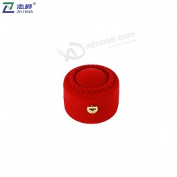 批发定制塑料植绒材料螺纹面饰品包装红色戒指盒