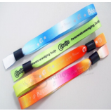 Billig kundenspezifisches wegwerfbares Satingewebe Wristband für Ereignisse