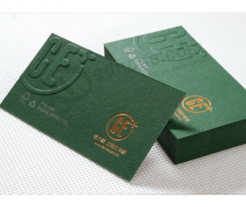 Cartões de visitas gravados uv do logotipo do ponto da folha de ouro