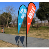 Banderas y banderas de lágrima de publicidad al aire libre