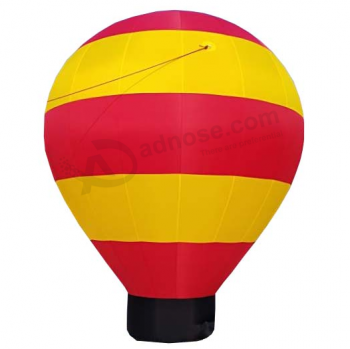 流行的多彩户外巨型充气地面气球