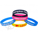 Lose billig geprägtes Logo Silikon Gummi Armbänder Armband
