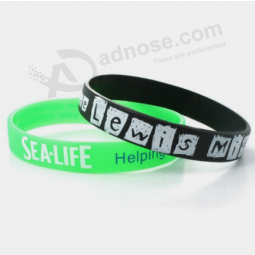 Pulsera de silicona con logo estampado personalizado en pulsera de silicona