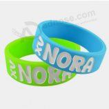 Debossed Tinte gefüllt Armband benutzerdefinierte Silikon gravierte Armband
