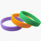 Fabricant de bracelet en caoutchouc de silicone personnalisé pas cher en gros