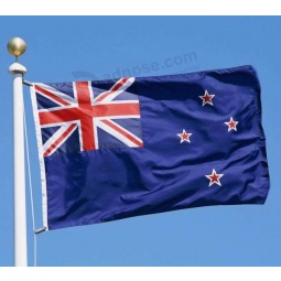 Accrochant le drapeau national de la Nouvelle-Zélande tout drapeau fait sur commande de pays de taille