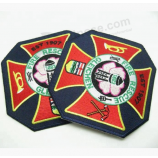Pegar en los apliques de ropa coser en sombreros parches