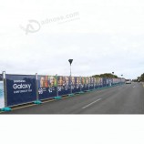 Werksgefertigte Banner und Fahnen aus Vinyl-Mesh