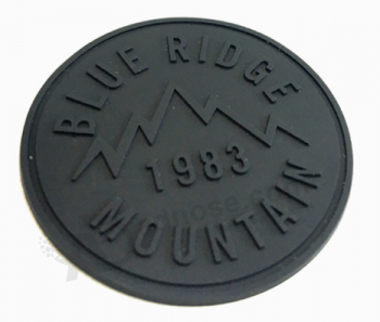 Ropa logotipo en relieve insignia de goma fabricante personalizado