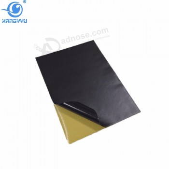Foglio di carta adesivo impermeabile nero cartoncino