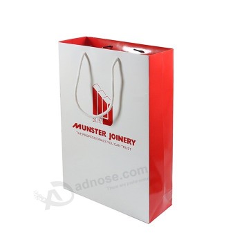 Logotipo personalizado paquete de regalo impreso bolsas reutilizables al por mayor bolsas de papel boutique de compras con asas