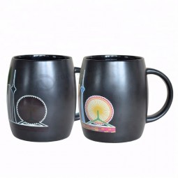 Los artículos promocionales del regalo modificaron el color para requisitos particulares que cambiaba la taza mágica de cerámica de la transferencia de calor