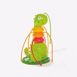 Amigable oruga rociador niños juegos de agua pvc baratas piscina juguetes flotadores inflables