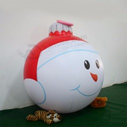 掛かる膨脹可能なクリスマスボールの巨大なクリスマス飾り膨脹可能な雪だるまのボール