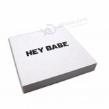 Caixa de presente de cartão de papel reciclado branco fosco logotipo preto com tampa para a camisa
