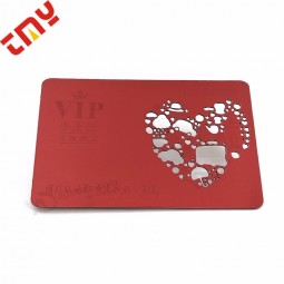 Rote Paarhochzeits-Einladungskarten spät, spezielles Blumenherz shapede Liebeshochzeits-Einladungskarten