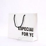 Cadeaustas van kraftpapier met logobedrukking