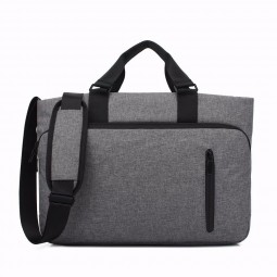 Mehrzweckkurierbeutel schultert isolierte Laptoptasche
