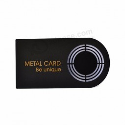 Cartes de visite personnalisées en métal noir découpées au laser