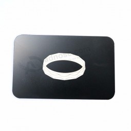 Cartes de visite plaquées en noir avec impression de tons directs