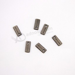 étiquettes de bijoux en métal petit rectangle avec la couleur de remplissage