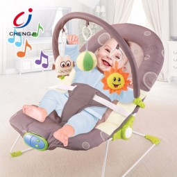 Atacado elétrico musical balançando bebê macio bouncer cadeira de vibração