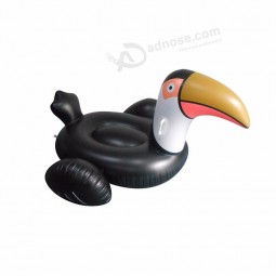 Aufblasbarer schwarzer Tukan-Poolschwimmer im Großhandel