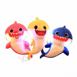 Geel roze blauwe schattige musical gevuld zacht zingende baby-haai speelgoed