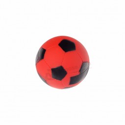 Rotes unzerstörbares fußballförmiges Hundeschaumgummiballspielzeug