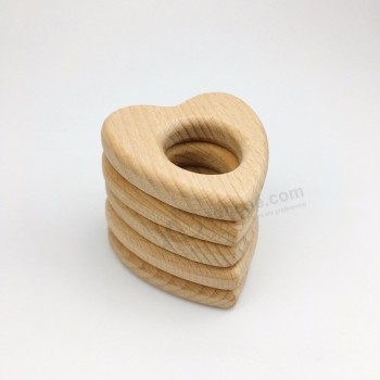 Ciondolo per teether in legno masticabile originale a forma di cuore per giocare