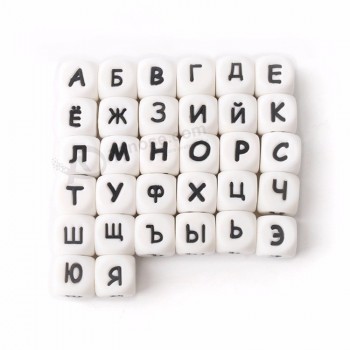 Bpa-freie silikonwürfel russische einzelne alphabet buchstaben perlen