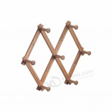 Wandmontierter Garderobenständer mit Haken