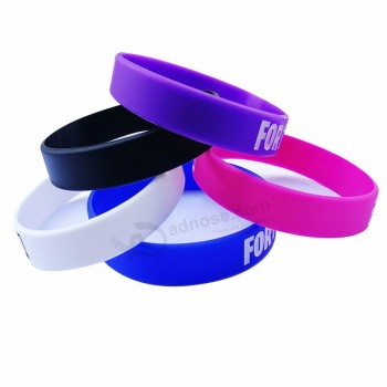 Aanpasbare zwarte paarse latex gratis bpa-vrij siliconen stretch gepersonaliseerde bericht armband