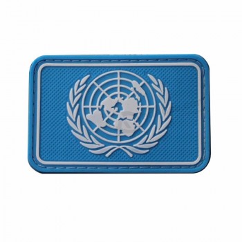 Badge in silicone con logo personalizzato in rilievo logo in gomma con badge in PVC per la divisa da indumento